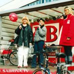Sabrina bei der Außenmoderation der "Mission Morningshow" im Cottbuser Radstadion.