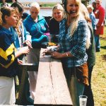 Sabrina als Dachdeckerin und Moderatorin eines Promotion-Events in Weimar.