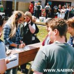 Sabrina als Dachdeckerin und Moderatorin eines Promotion-Events in Weimar.