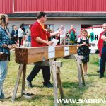 Sabrina als Dachdeckerin und Moderatorin eines Promotion-Events in Weimar.